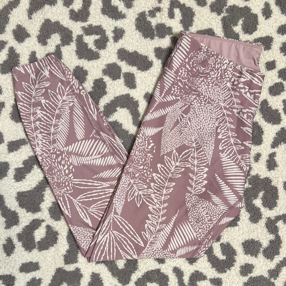 Calvin Klein Performance Pink Capri Style Leggings